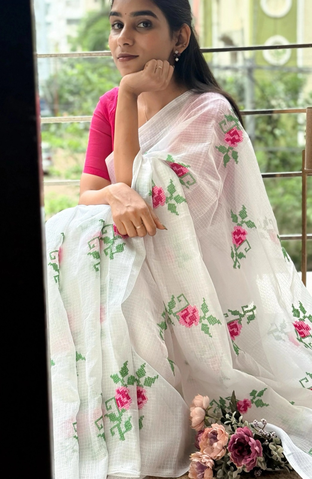 Classic Off-White Kota Doriya Saree with Delicate Embroidery Design
